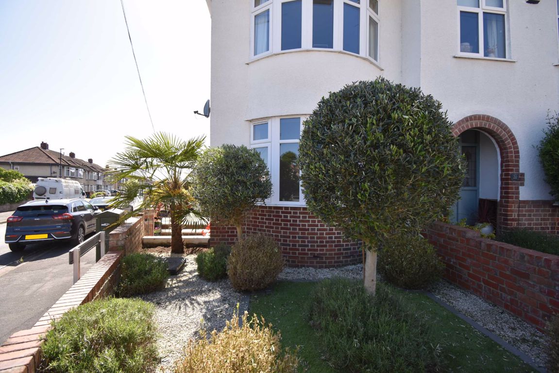 For sale 2 bedroom end of terrace house, £395,000, Stoneleigh Road