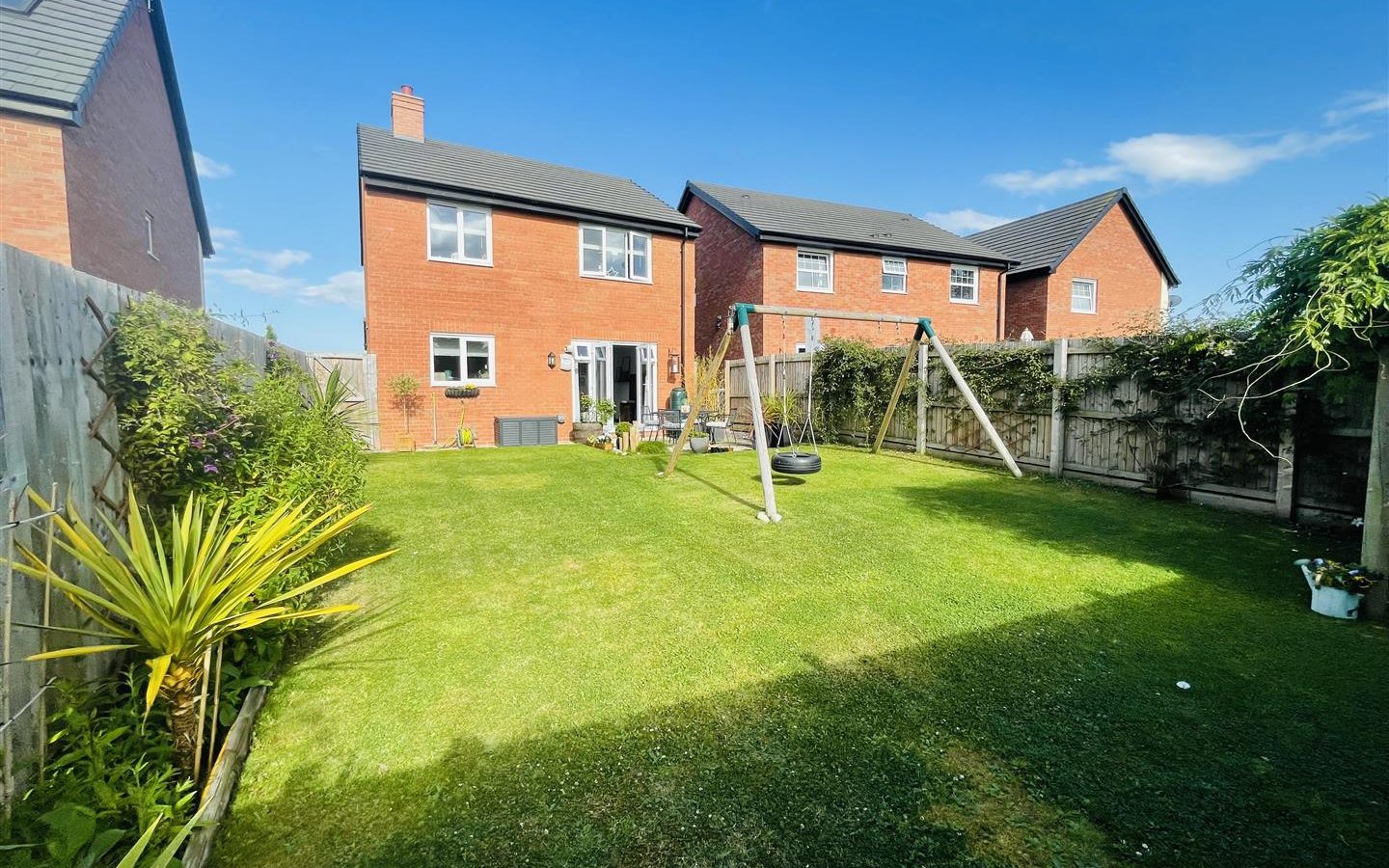 3 bedroom property for sale in Alfred Potts Way, Shavington, Crewe £
