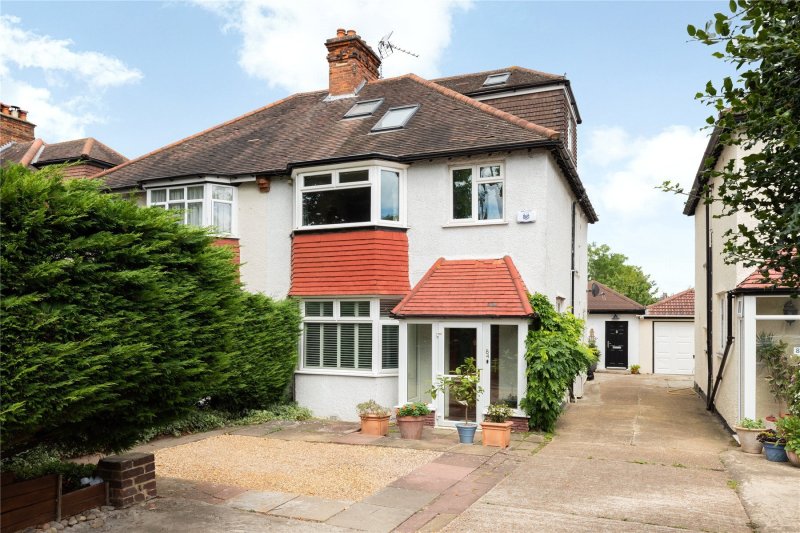 5 bedroom property for sale in Sutherland Grove, Southfields, London