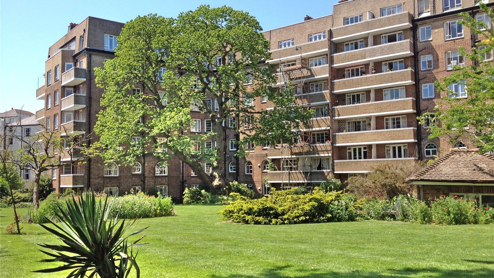 3 bedroom property to let in Wick Hall, Furze Hill, Hove, BN3 £1,850 pcm