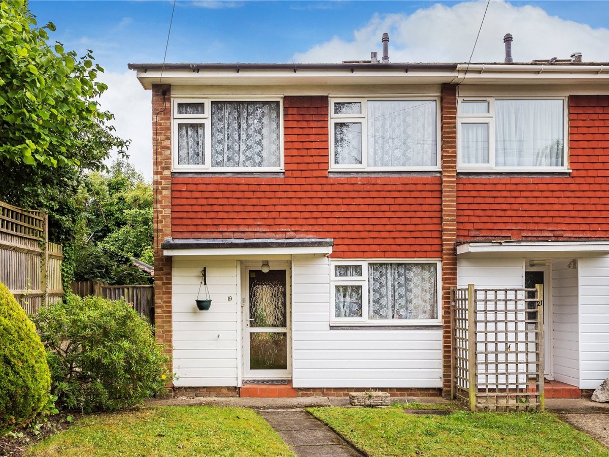 JacksonStops 3 bedroom property for sale in Saxon Way, Reigate