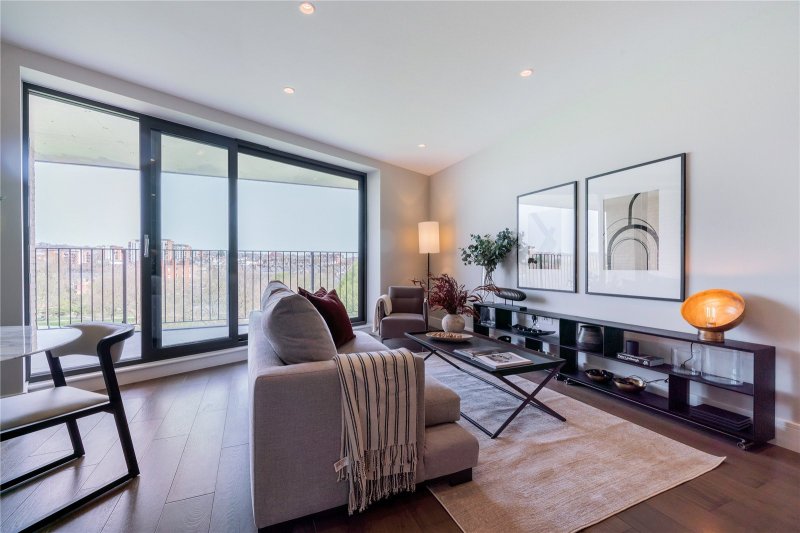 2 bedroom property for sale in Kilburn High Road, NW6 £750,000