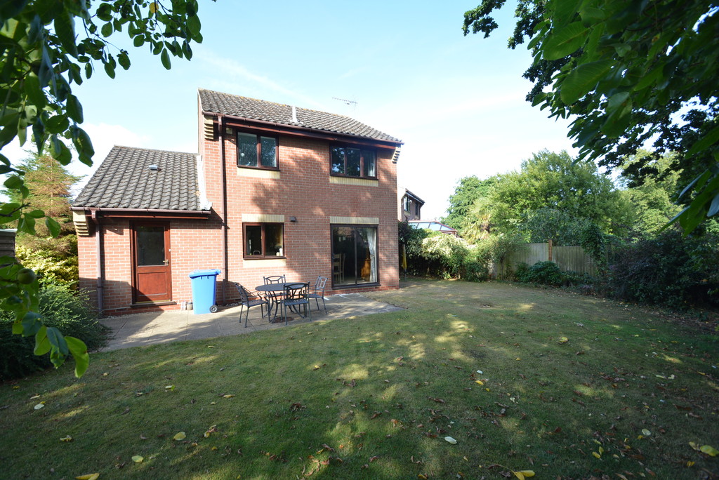 3 bedroom property for sale in Reeves Close, Bungay Guide price £310,000