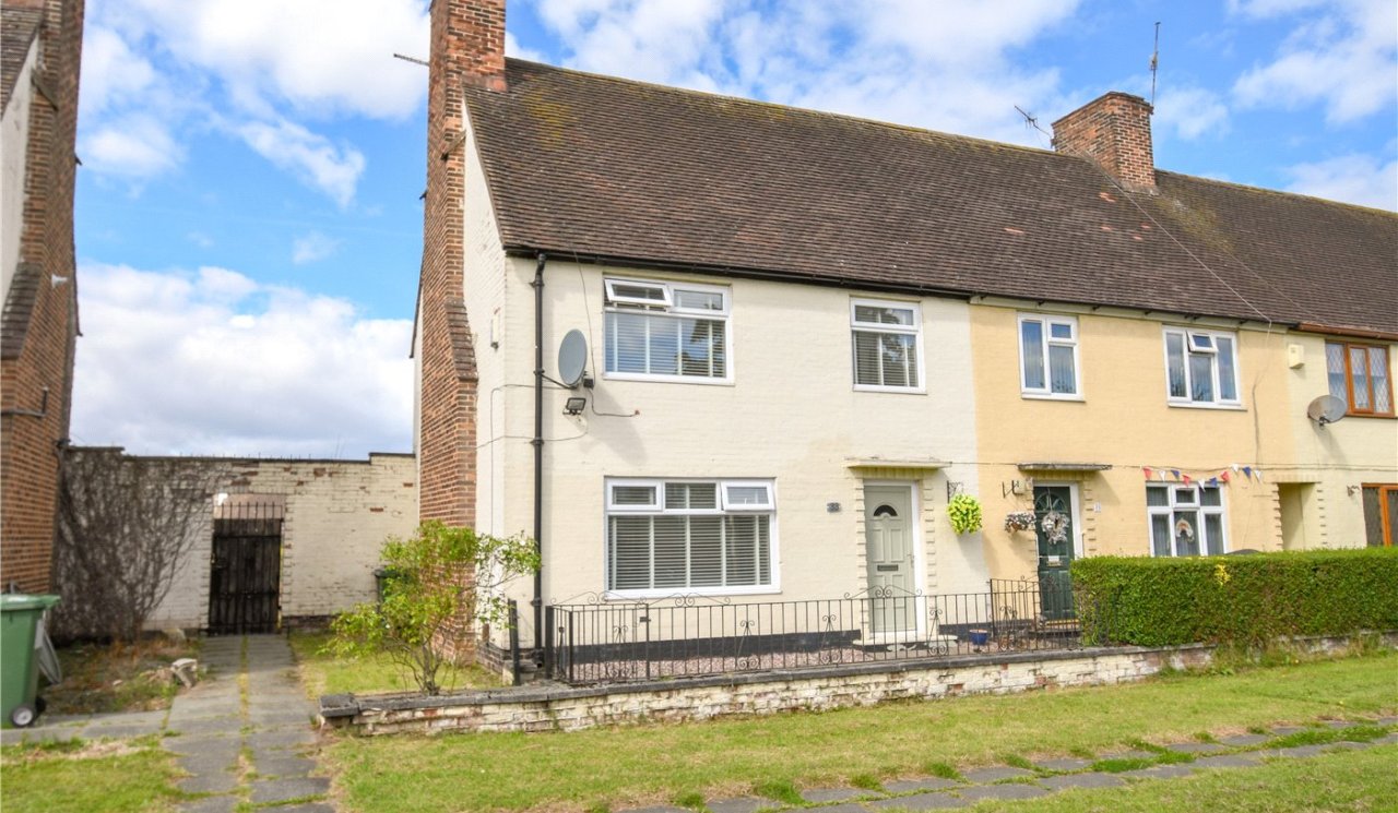 2 bedroom property for sale in New Hey Road, Woodchurch, Wirral, CH49