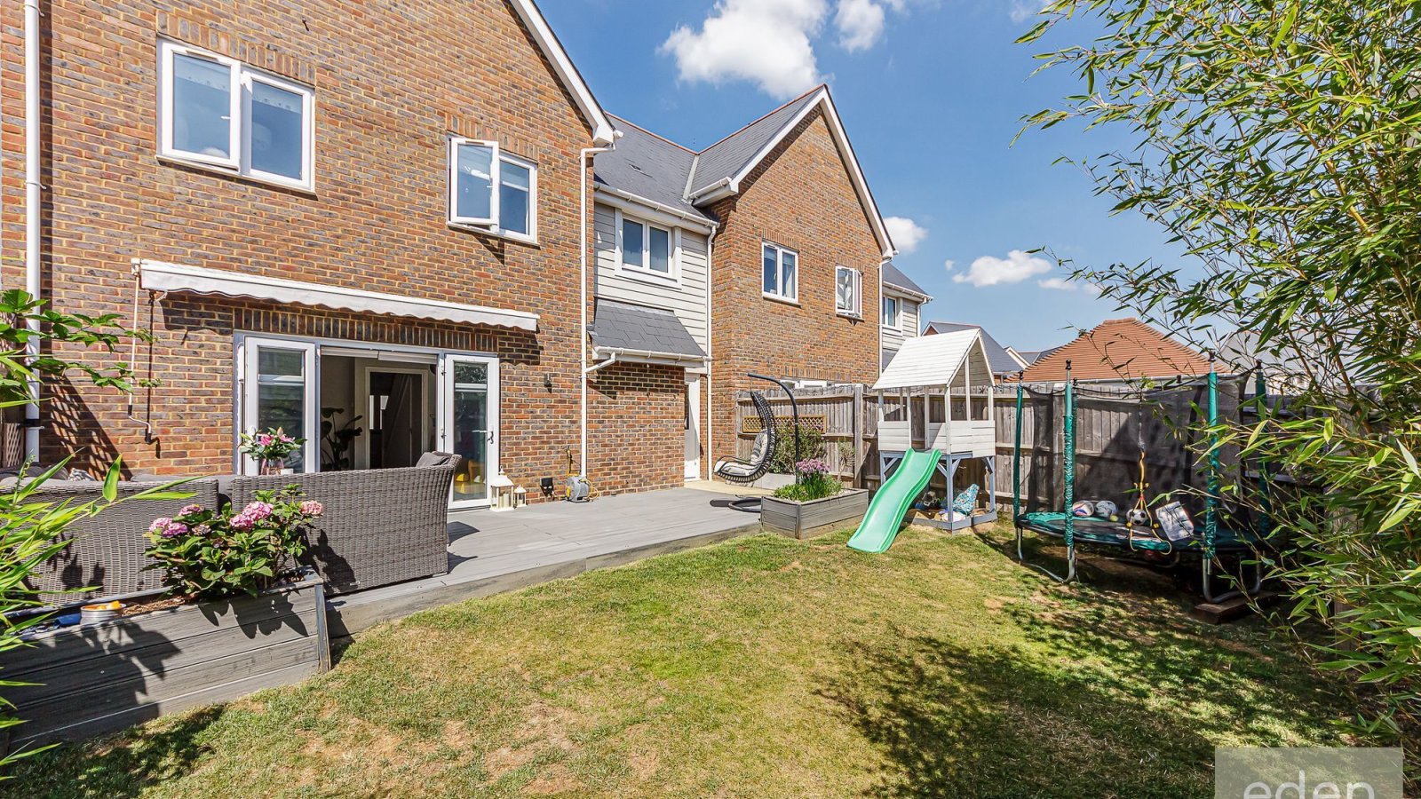 4 bedroom property for sale in Amisse Drive, Snodland, ME6 Guide