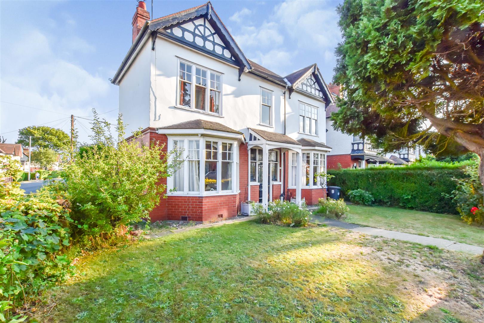 4 bedroom property for sale in Anlaby High Road, Hull Offers over £