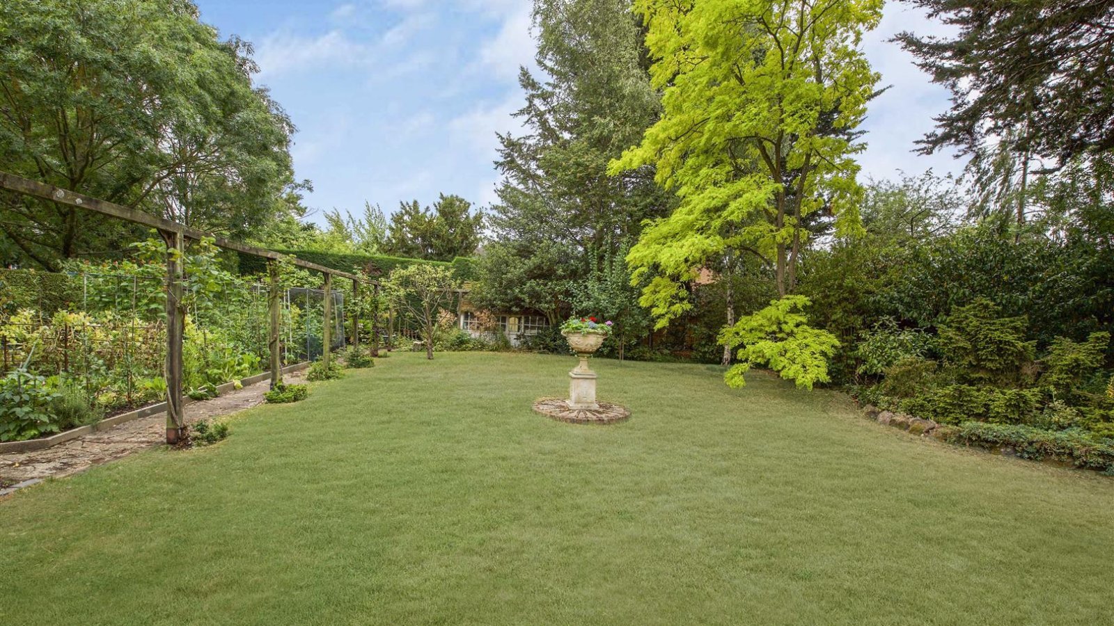 4 bedroom property for sale in Blossom Way, North Hillingdon £1,400,000