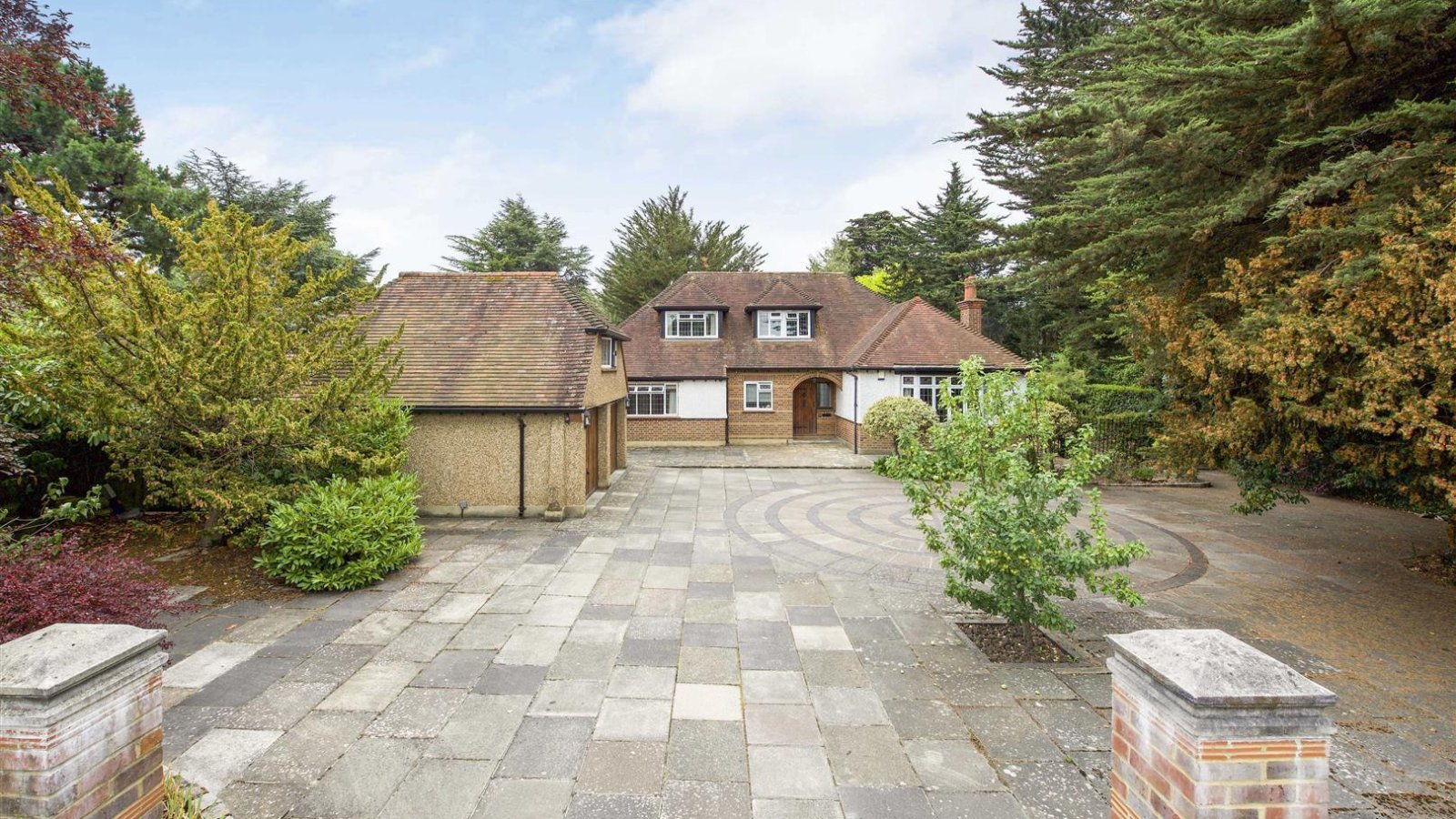 4 bedroom property for sale in Blossom Way, North Hillingdon £1,400,000