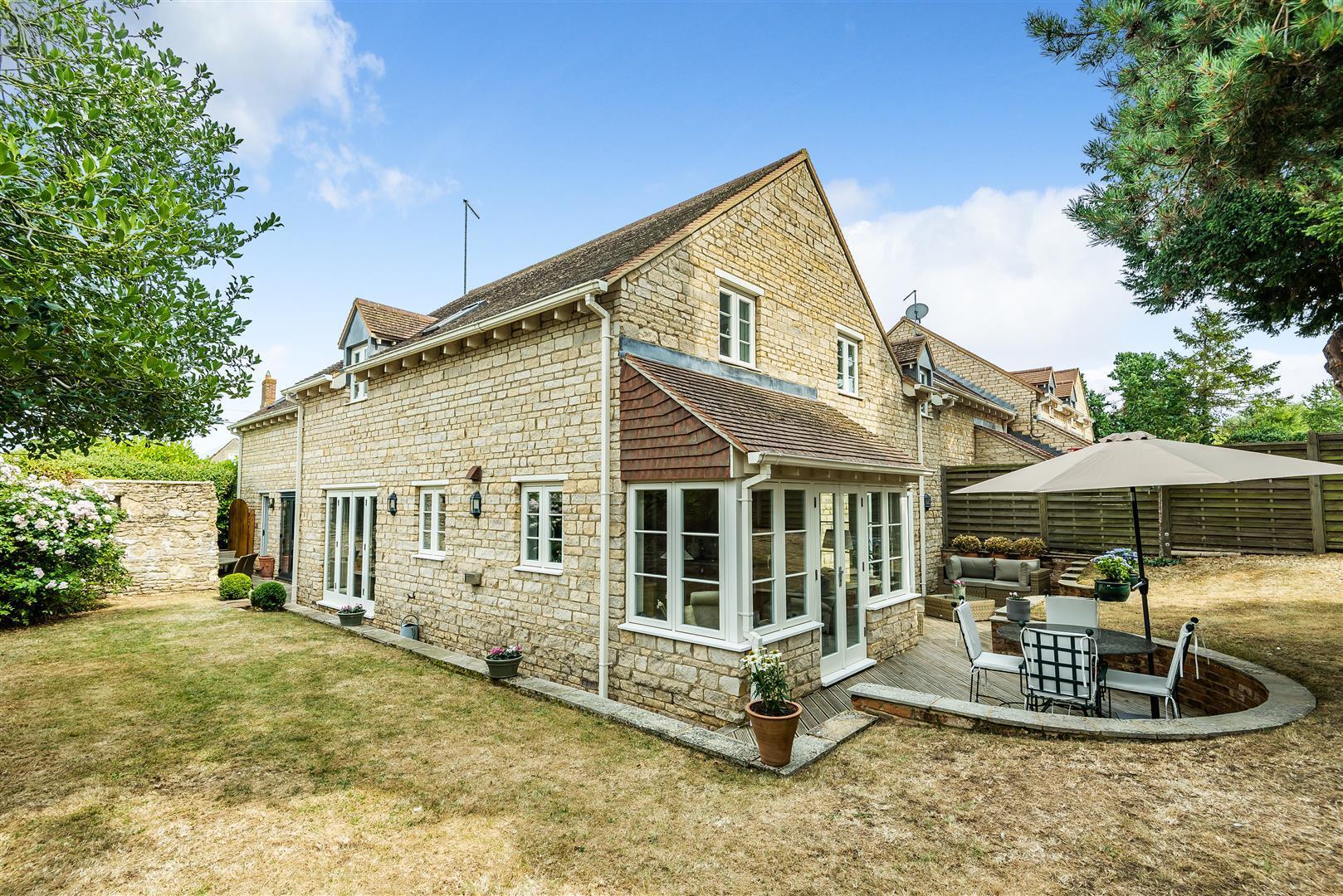 5 bedroom property for sale in Memorial Lane, Felmersham, Bedford