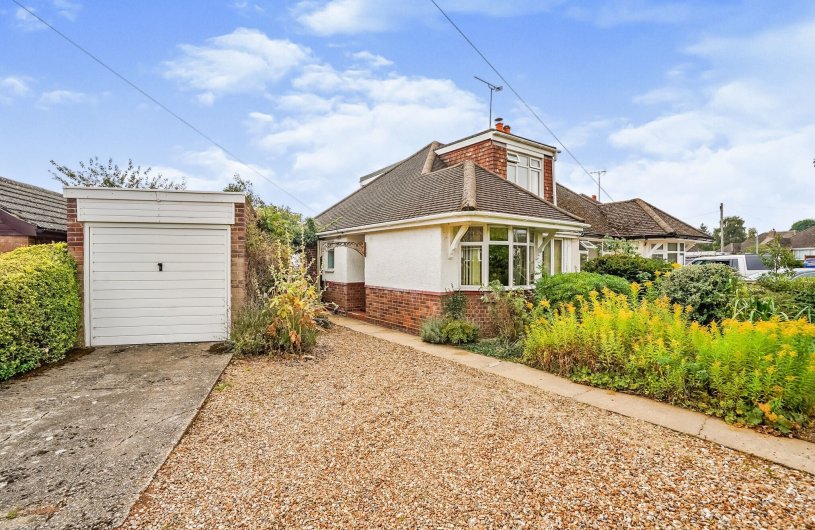 Golden Riddy, Linslade, Leighton Buzzard 2 bedroom bungalow Brown
