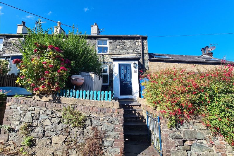 2 bedroom property for sale in Nant Cottages, Minffordd, Bangor