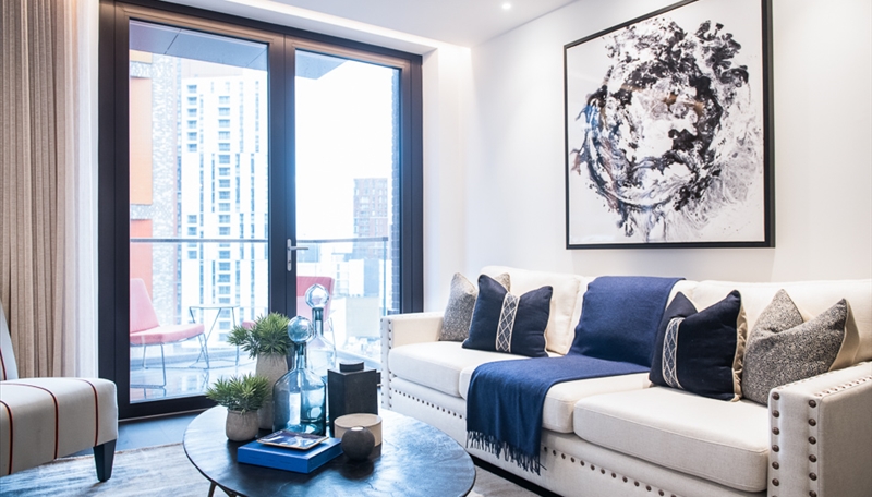THREE BEDROOM APARTMENT  TO LET  CHARLES CLOWES WALK  NINE ELMS  SW11 Image 4