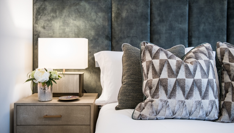 THREE BEDROOM APARTMENT  TO LET  CHARLES CLOWES WALK  NINE ELMS  SW11 Image 8