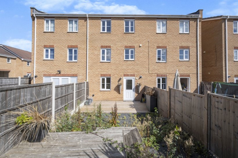 Harris Road, Armthorpe, Doncaster 3 bedroom town house William H Brown