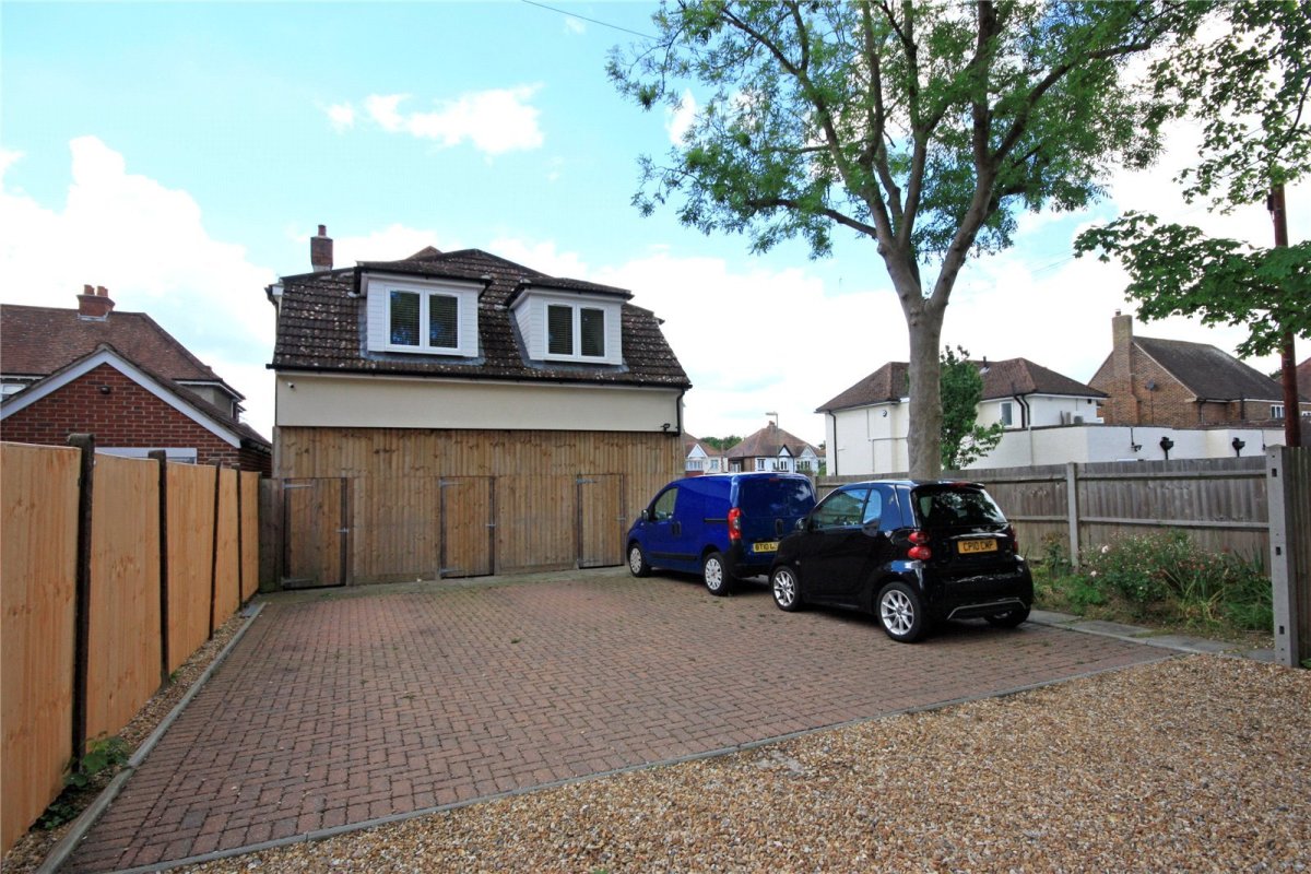 2 bedroom property for sale in Bedhampton Road, Havant, Hampshire, PO9