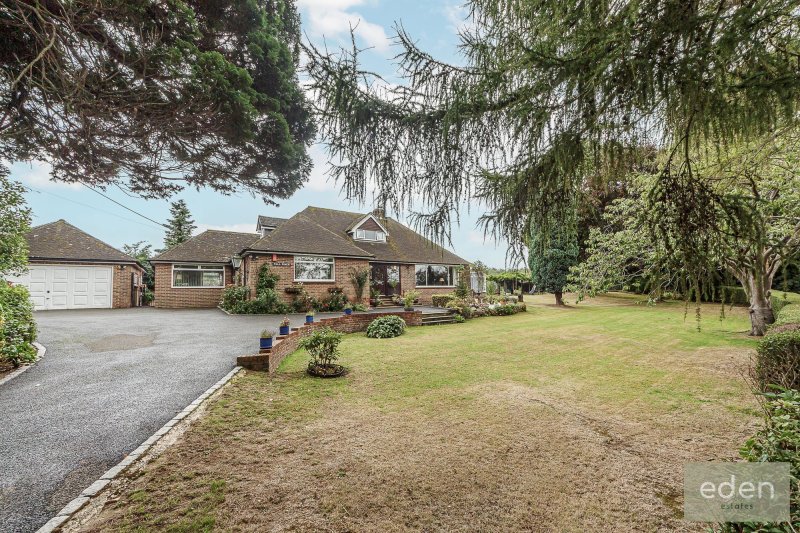 4 bedroom property for sale in Vicarage Lane, East Farleigh, ME15