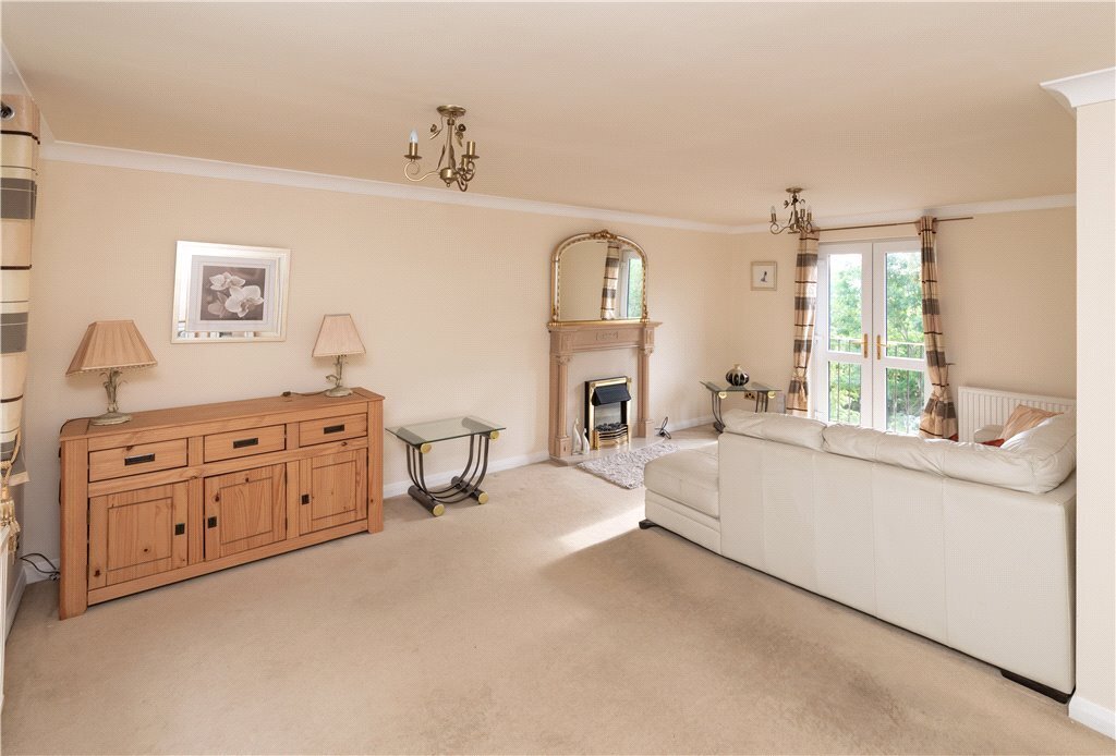 2 bedroom property for sale in Ridgewood Close, Baildon, BD17 Guide