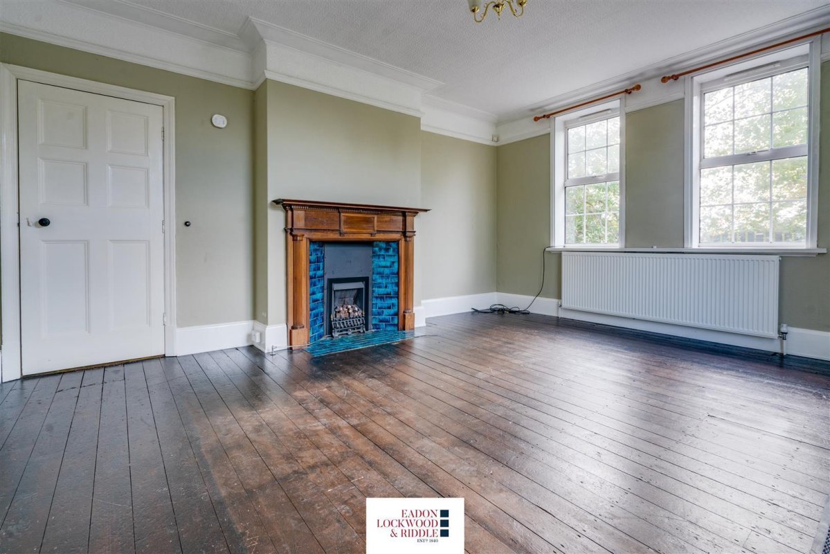 5 bedroom property for sale in Whitehill Lane, Brinsworth, Rotherham