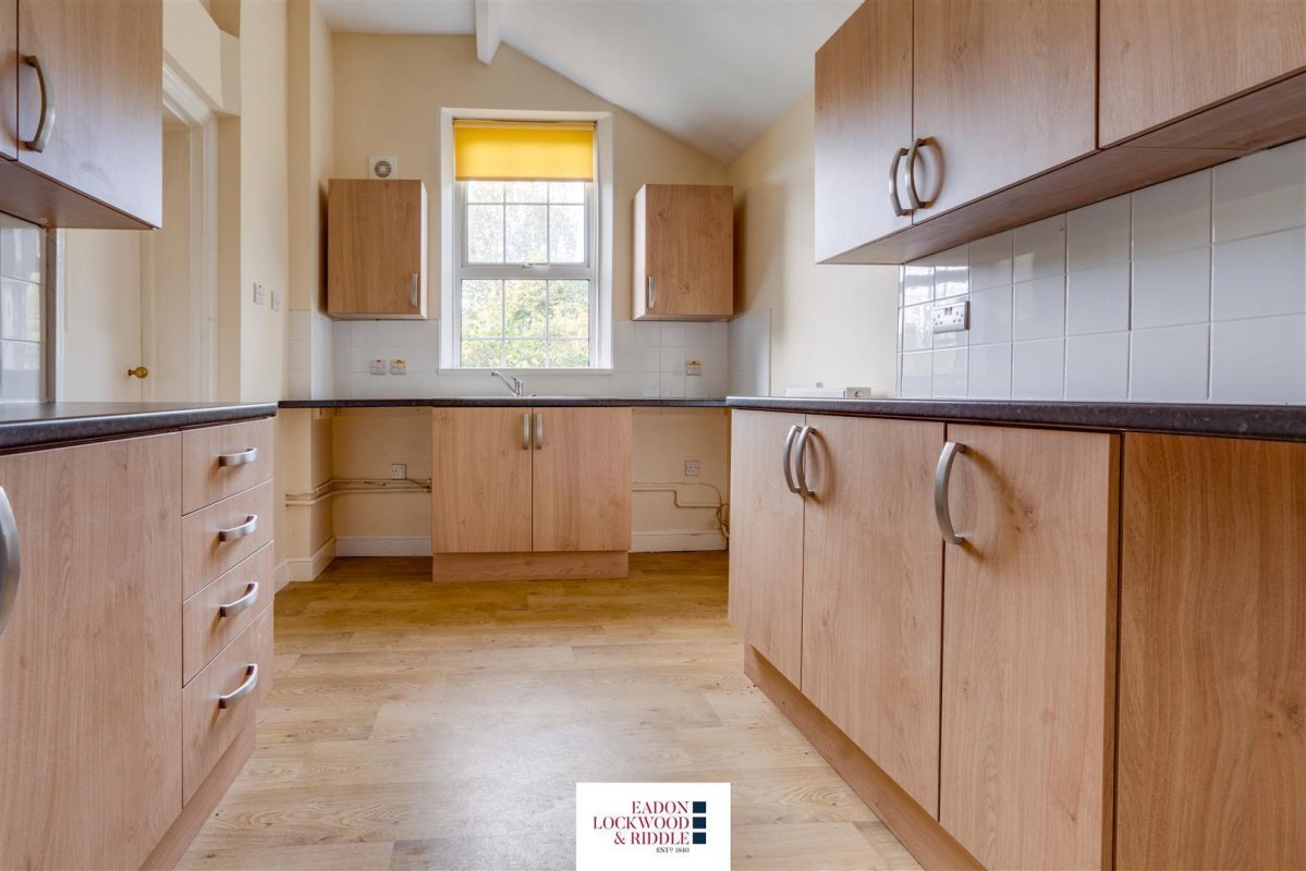 5 bedroom property for sale in Whitehill Lane, Brinsworth, Rotherham