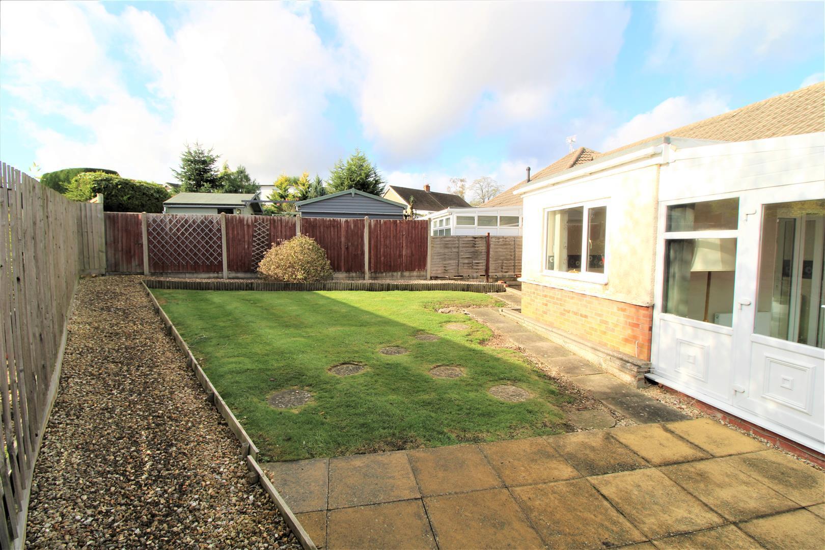2 bedroom property for sale in Tennyson Avenue, Rugby Guide price £