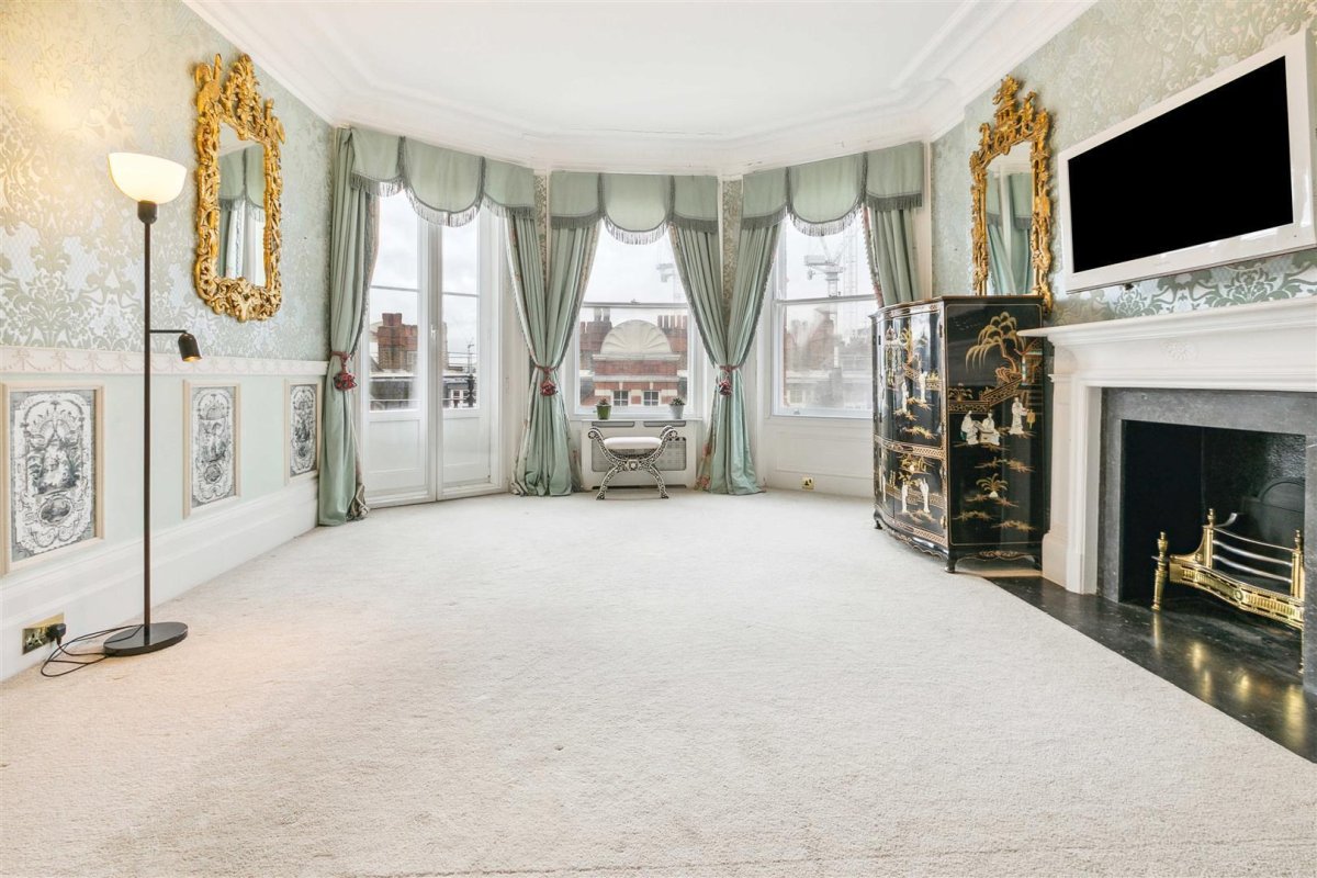 2 bedroom property for sale in Avonmore Mansions, Avonmore Road, London