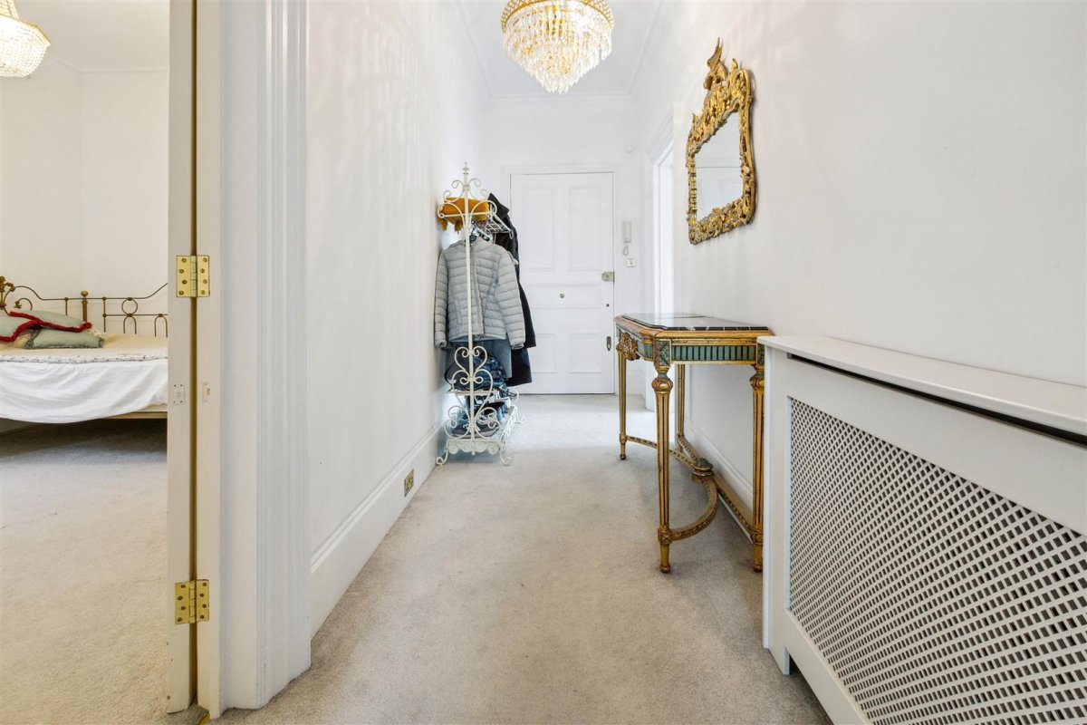 2 bedroom property for sale in Avonmore Mansions, Avonmore Road, London