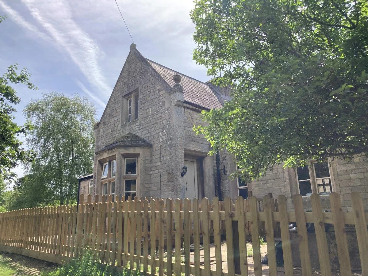 2 BEDE COTTAGES, STOKE ROCHFORD