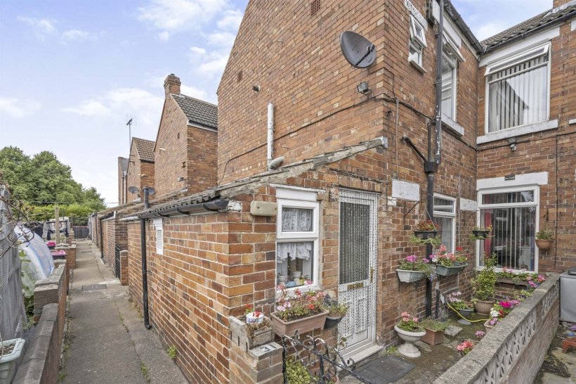 Tickhill Road, Maltby, Rotherham 2 bedroom terraced house William H