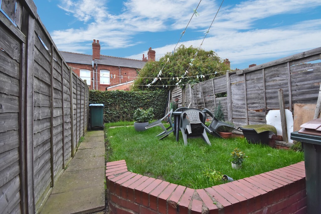 2 bedroom property for sale in Swan Lane, Coventry, CV2 4QL £140,000