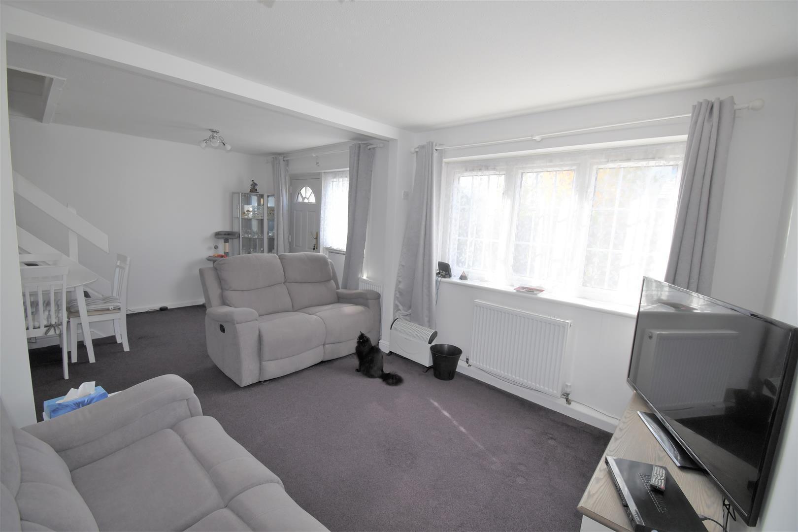 2 bedroom property for sale in Gatwick Garth, Bransholme, Hull Offers