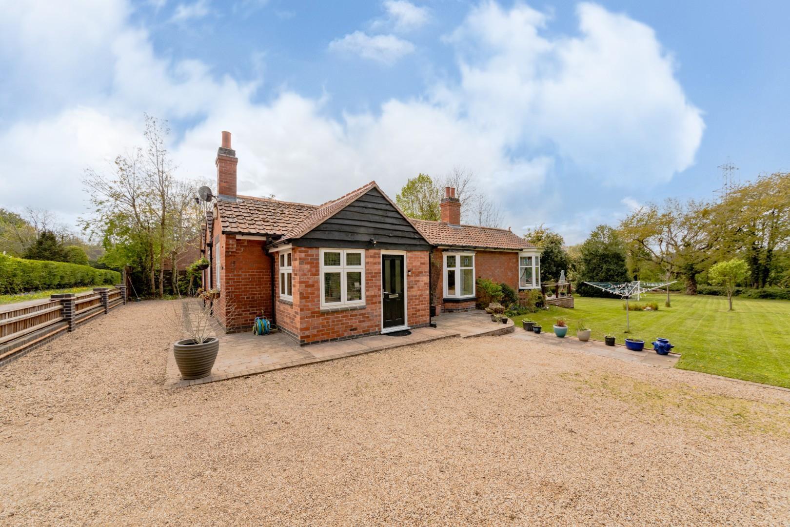 4 bedroom property for sale in Groby Road, Glenfield, Leicester