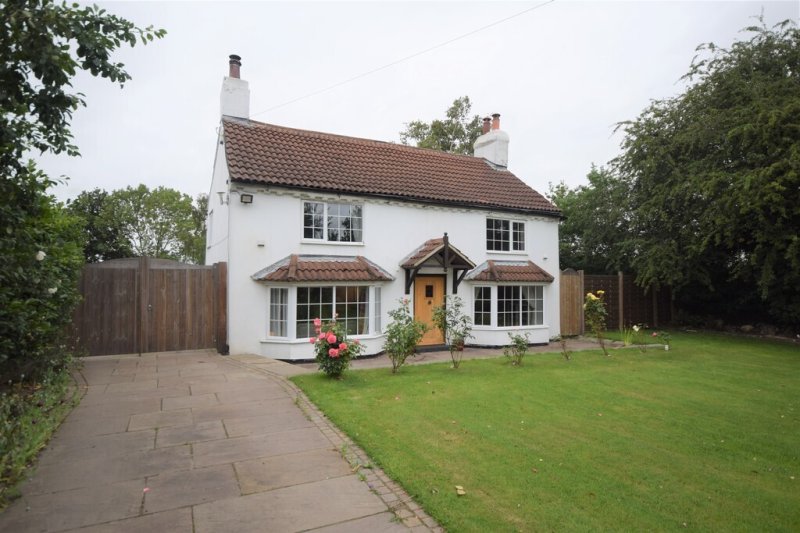 4 bedroom property for sale in Highfield Lane, Trumfleet, Doncaster Offers in the region of £