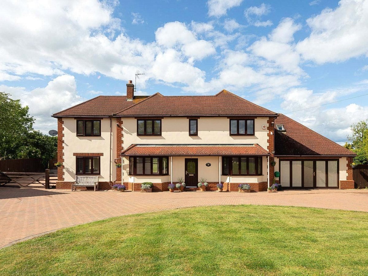 JacksonStops Properties for sale in Filgrave, Buckinghamshire