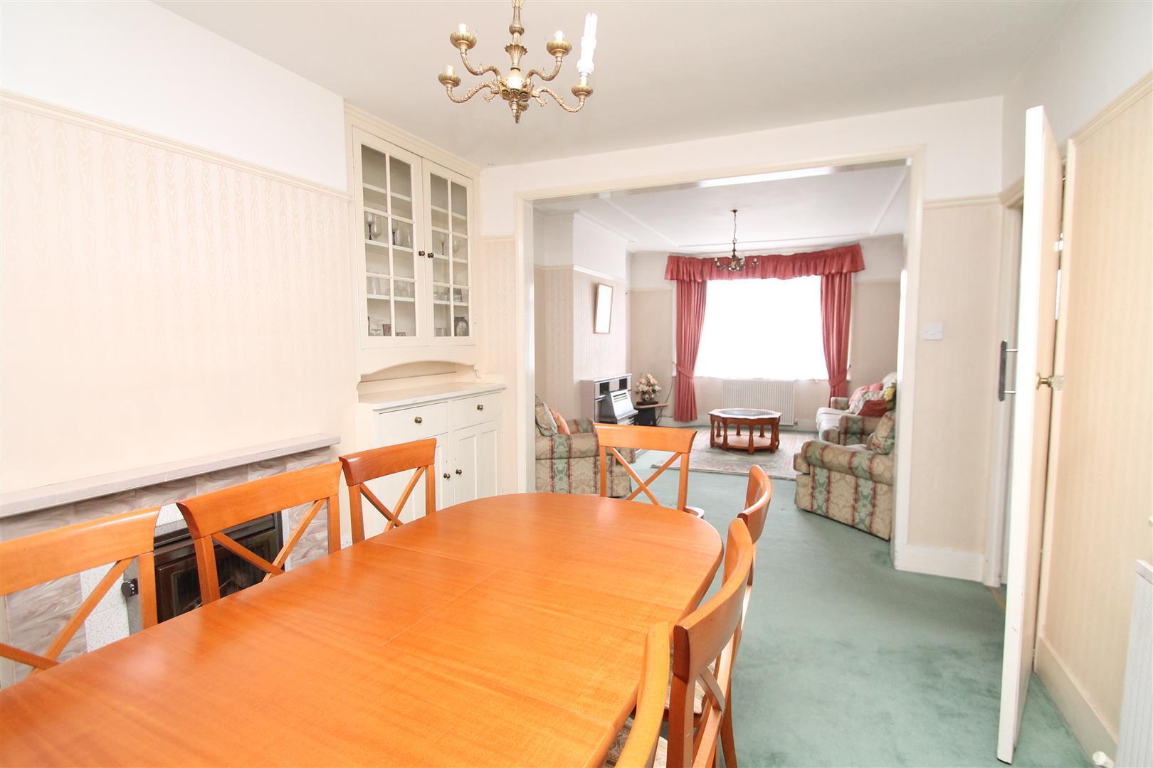 3 bedroom property for sale in Lightcliffe Road, Palmers Green N13
