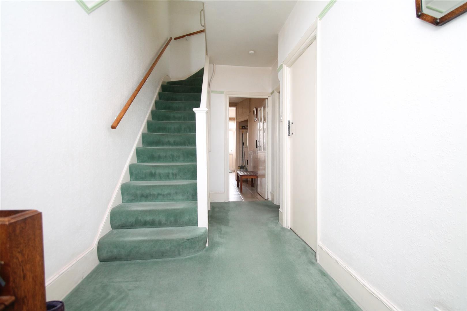 3 bedroom property for sale in Lightcliffe Road, Palmers Green N13