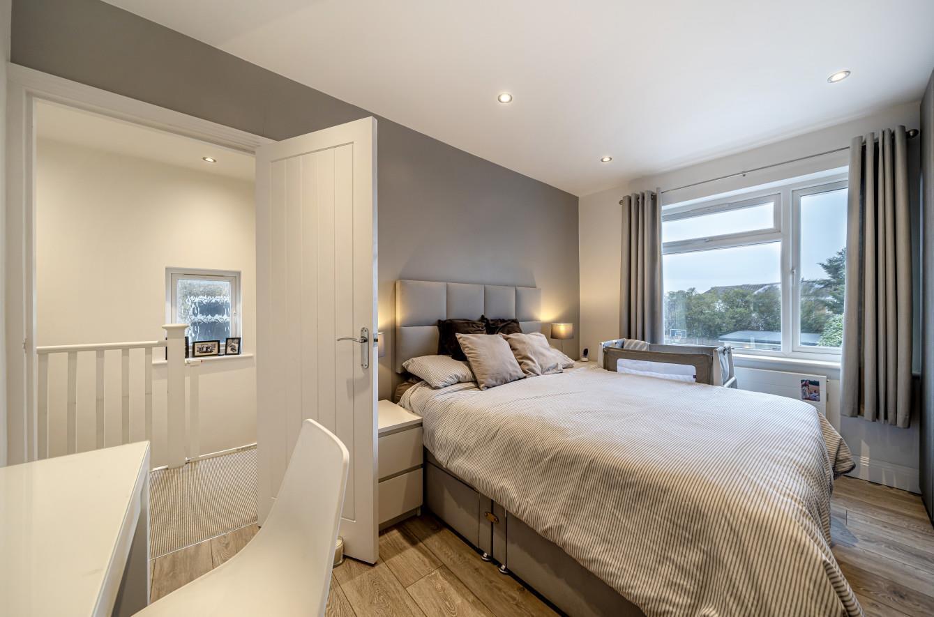 3 bedroom property for sale in Langley Park Road, Iver Offers in