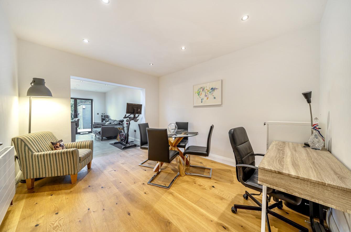 3 bedroom property for sale in Langley Park Road, Iver Offers in