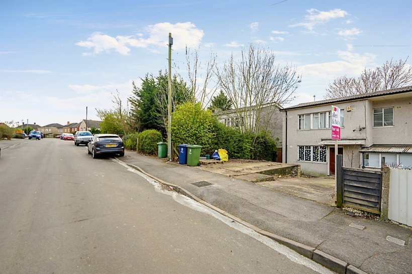 Nowell Road, Rose Hill, Oxford 3 bedroom semidetached house