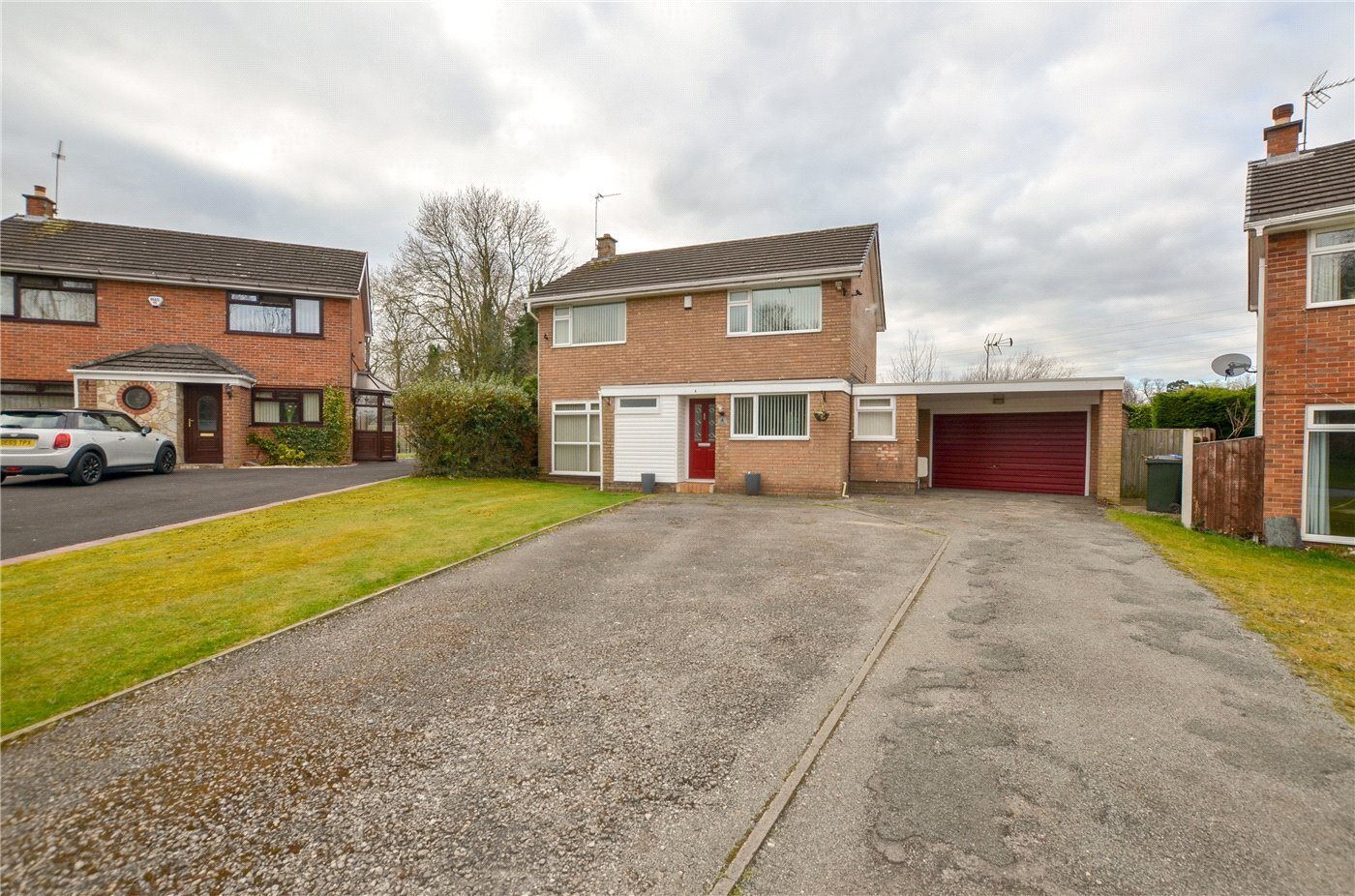 4 bedroom property for sale in St. Pauls Gardens, Little Sutton