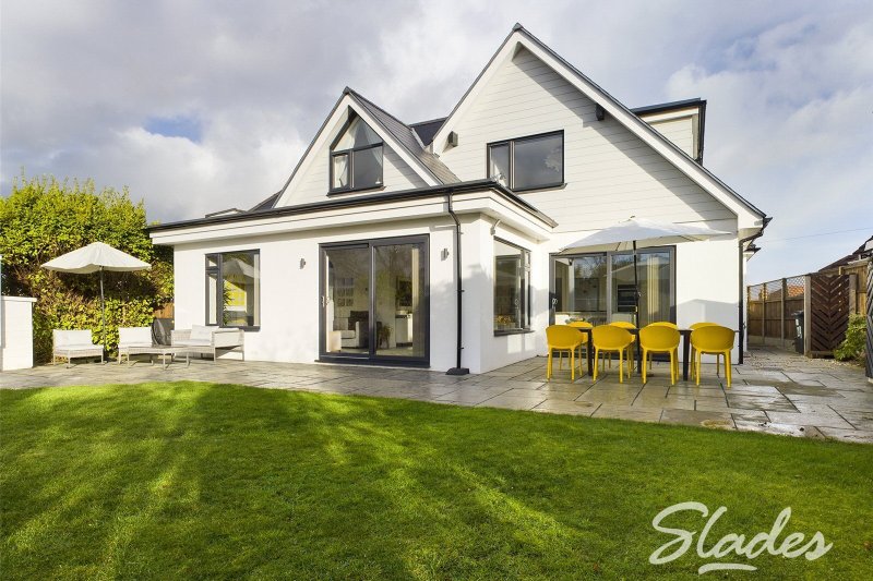 4 bedroom property for sale in Glendale Road, Hengistbury Head