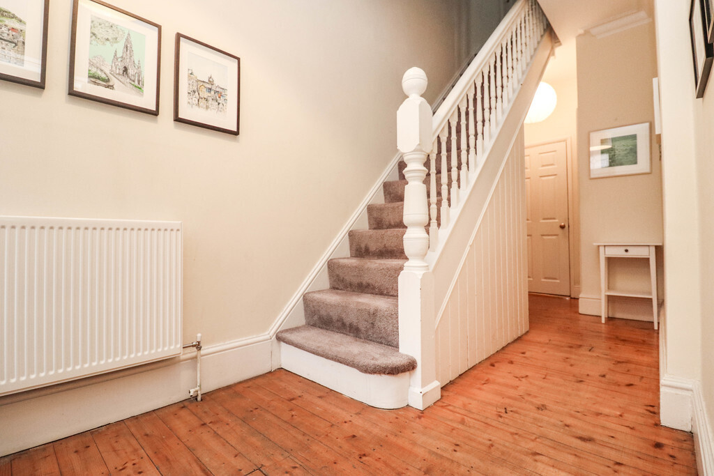 3 bedroom property in Murray Road, Rugby Guide price £279,950