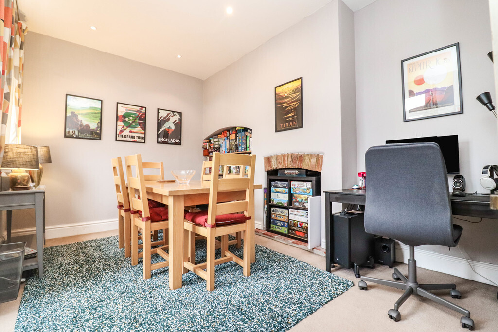 3 bedroom property in Murray Road, Rugby Guide price £279,950