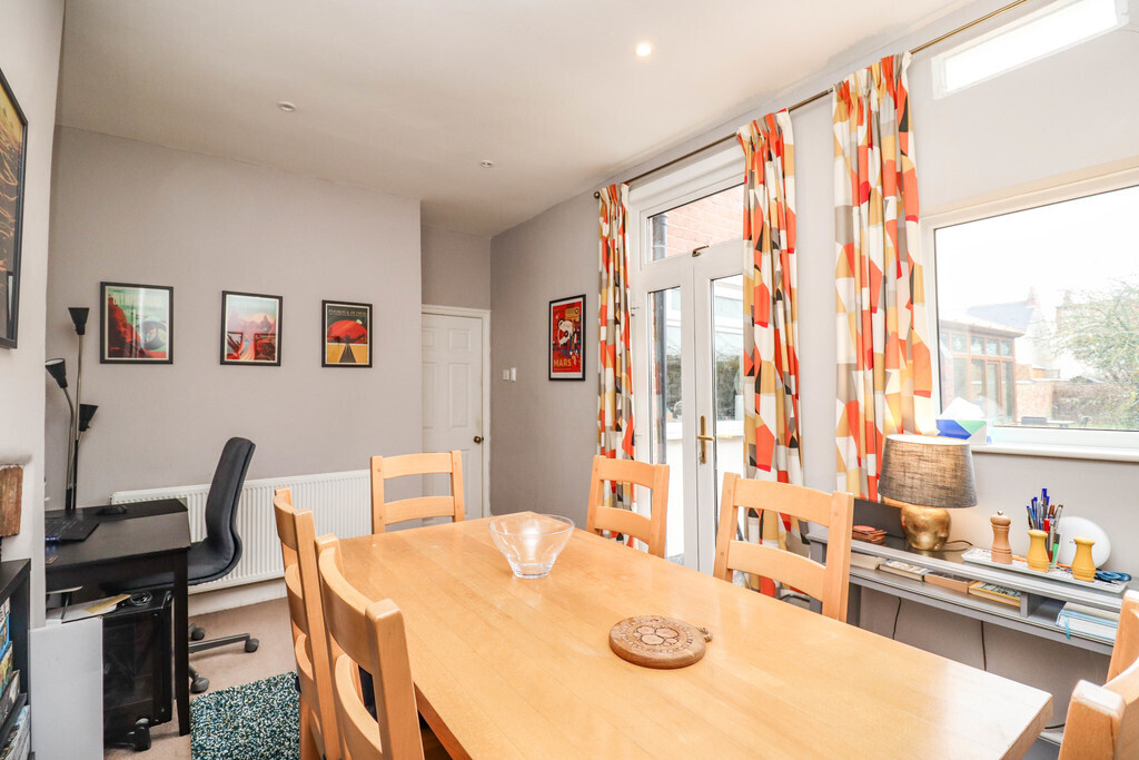 3 bedroom property in Murray Road, Rugby Guide price £279,950