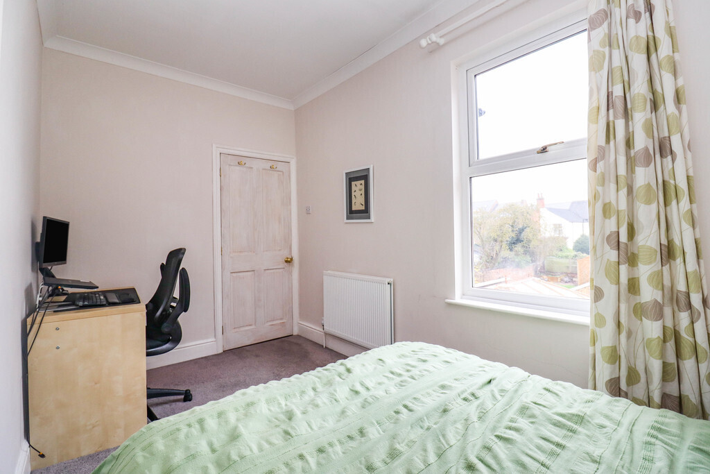 3 bedroom property in Murray Road, Rugby Guide price £279,950