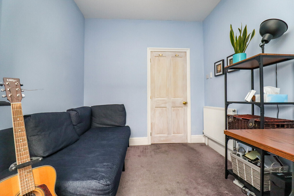 3 bedroom property in Murray Road, Rugby Guide price £279,950