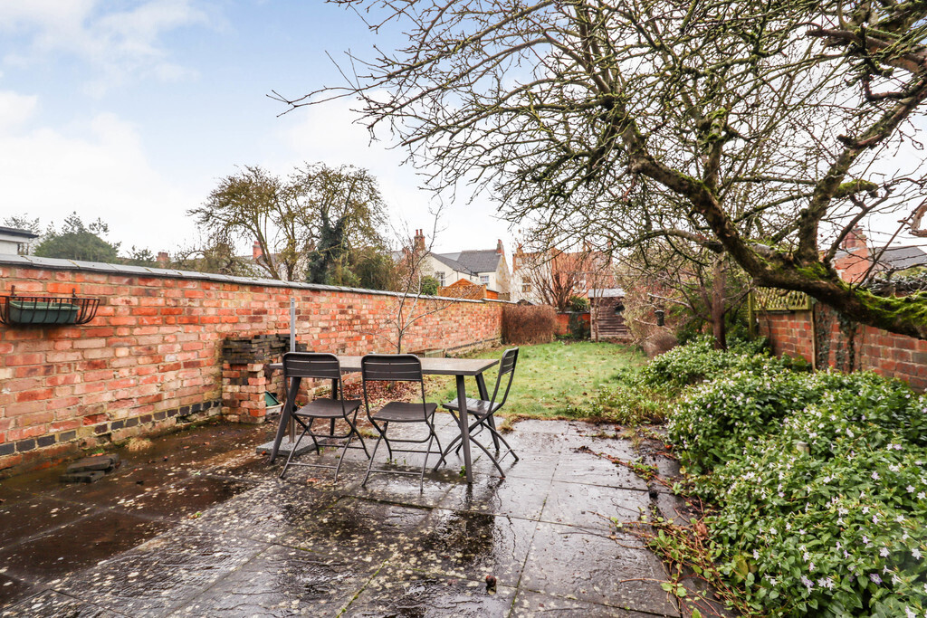 3 bedroom property in Murray Road, Rugby Guide price £279,950