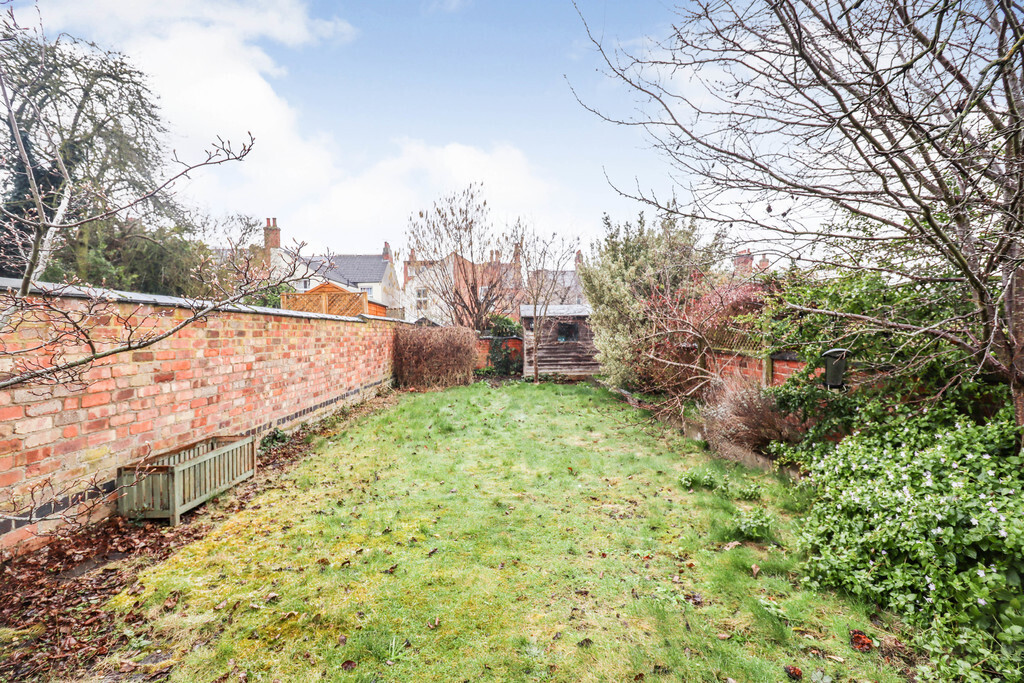 3 bedroom property in Murray Road, Rugby Guide price £279,950