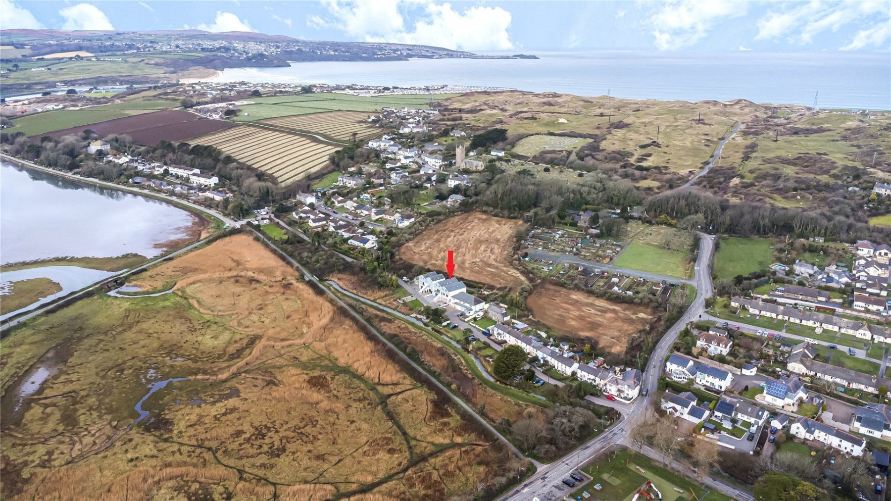 4 bedroom property for sale in Glebe Row, Phillack, Hayle, TR27 Guide