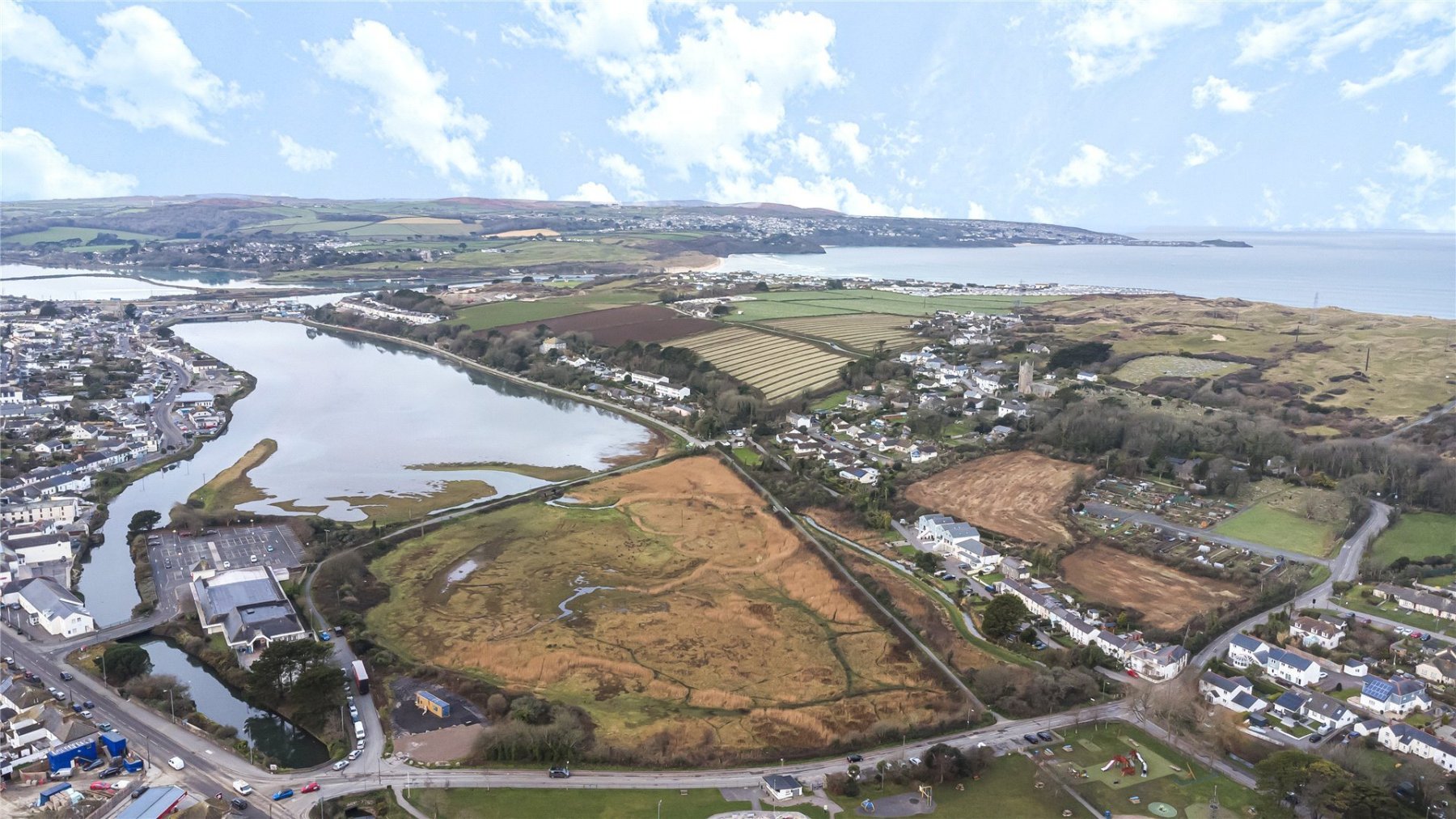 4 bedroom property for sale in Glebe Row, Phillack, Hayle, TR27 Guide