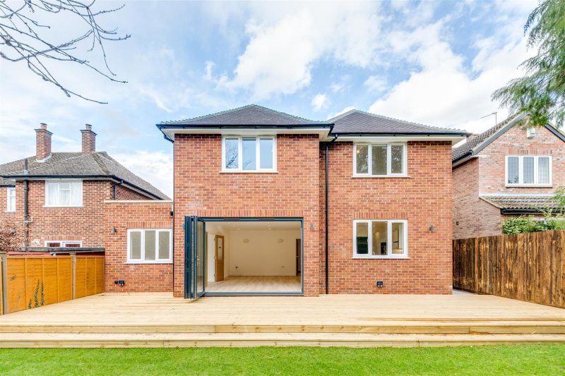 5 bedroom property for sale in Cloisters Road, Letchworth Garden City